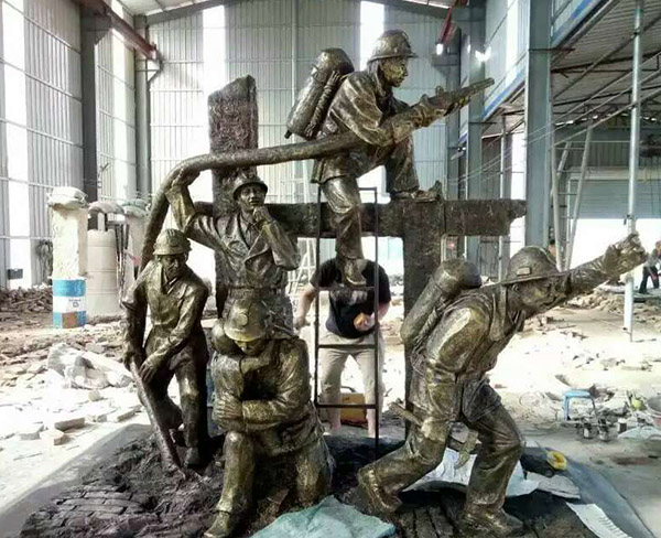 消防队雕塑